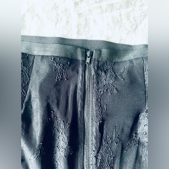 Topshop Midi Lace Skirt - Picture 3 of 4